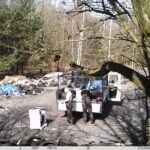 Z terenów zielonych w Katowicach robią sobie wysypiska śmieci. Nagrały ich ukryte rejestratory