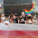 Tęczowy protest w Katowicach. „Wszystkich nas nie zamkniecie” (zdjęcia)