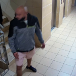 Podejrzany o kradzież trzech rowerów w Katowicach ruszył szybko głową. Kamera nie dała rady