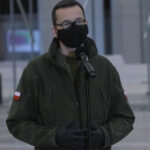 Premier w katowickim MCK. Przyjechały tiry ze sprzętem – przywiozły łóżka i respiratory