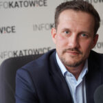 Rozmawiamy z radnym Dawidem Kamińskim z PiS. O m.in. budowie Stadionu Miejskiego, dyskusjach na komisjach i Tramwaju na Południe