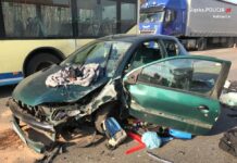 6 pojazdów zderzyło się na al. Roździeńskiego. Sprawca mógł być pod wpływem narkotyków (zdjęcia)