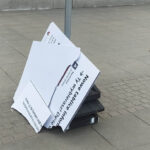 Makieta prezentująca System Identyfikacji Miejskiej zniszczona. Wytrzymała niecałą dobę