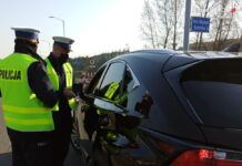 Mandat za mandatem w Katowicach. Kierowcy nagminnie przekraczają prędkość w rejonie przejść dla pieszych.