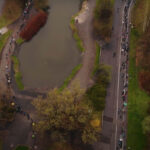 Ogromna kolejka do szczepień w Parku Śląskim (wideo-dron)