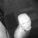 Włamanie do sklepu w Katowicach. Skradziono wódkę, papierosy i pustą kasetkę na pieniądze