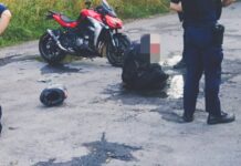 Policjant musiał strzelić do motocyklisty. Ten nie miał uprawnień i „chciał sprawdzić czy uda mu się uciec”