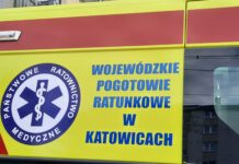 Mężczyzna dostał szału w Katowicach. Uszkodził samochód, wyładował się też na stacji pogotowia