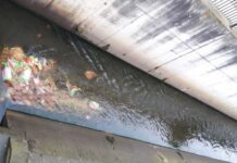 Mieszkaniec Katowic wrzucił worki z gruzem do Rawy. Ukarano go grzywną