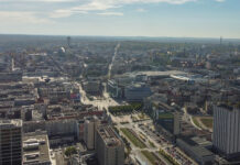 Dzisiaj kierowcy w Katowicach z większą szansą na mandat. Drogówka prowadzi akcje z użyciem drona