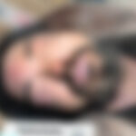 Znaleziono zwłoki na ulicy Młyńskiej w Katowicach. Policja prosi o pomoc w identyfikacji zmarłego (drastyczne zdjęcia)