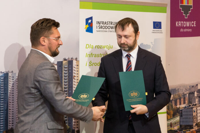 Podpisanie umowy 2 fot S. Rybok