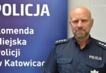 Kobieta pływająca w jeziorze zaplątała się w linki wędkarskie. Uratował ją policjant z Katowic