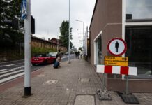 Utrudnienia w rejonie ulicy Sądowej. Chodnik jest wyłączony z ruchu pieszego. „Prosimy o wyrozumiałość”