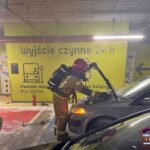 Pożar samochodu na parkingu podziemnym Galerii Katowickiej. Interweniowali strażacy