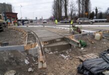 Zwężenie pasów na ul. Chorzowskiej. W obu kierunkach, kierowcy muszą liczyć się z utrudnieniami