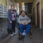 Miasto pomogło. Dobiega koniec gehenna mieszkańca, który przez 9 lat nie mógł wyjść z mieszkania w Katowicach