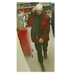 Wszedł do sklepu w Katowicach i brał jak swoje. Szuka go policja