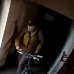 Kradzież roweru w Katowicach. Policaj szuka mężczyzny