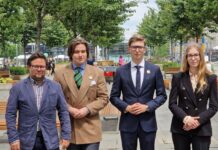 Chcą pytać mieszkańców Katowic o problemy w dzielnicach. „Centralnie mom w dup…” usłyszeli na Rynku