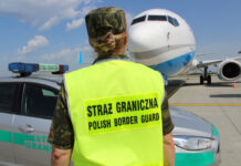 Ewakuacja około 200 osób na lotnisku w Pyrzowicach po znalezieniu porzuconych plecaków