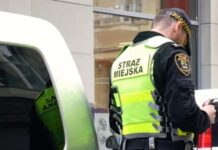 Zakaz zatrzymywania się zgubił 26-latka w Katowicach. Z rąk strażników miejskich trafił w ręce policjantów