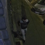 Okradł i pobił kobietę w Katowicach. Szuka go policja