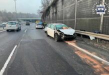 Ślisko na drogach w Katowicach. Utrudnienia na DK86, rozbite 23 samochody