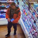 Młody człowiek w Katowicach bezczelnie wszedł do sklepu i brał jak swoje. Nagrały go kamery
