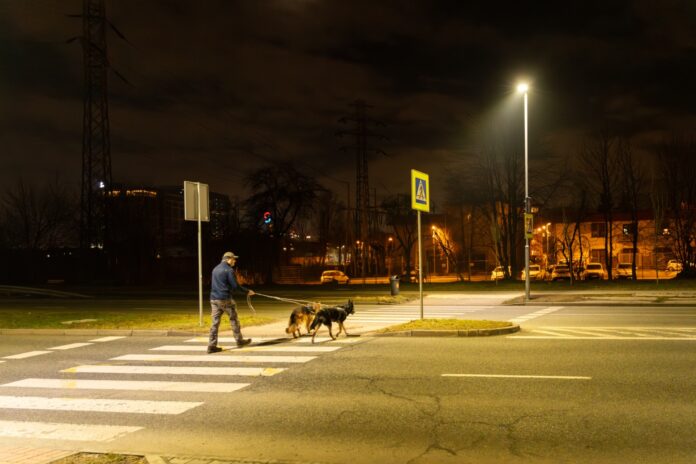 Doświetlone przejście na ul. Stęślickiego 01_ Fot. KAW