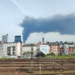 Czarny dym widać aż w Katowicach. To pożar chemikaliów w Siemianowicach Śląskich