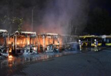 Spłonęły autobusy, które kursowały na zlecenie ZTM. Część jest też uszkodzonych