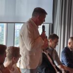 Prezydent spotkał się z piłkarzami i sztabem trenerskim. Były wzajemne podziękowania i obietnica 2 milionów premii Rafał Górak na spotkaniu z władzami miasta