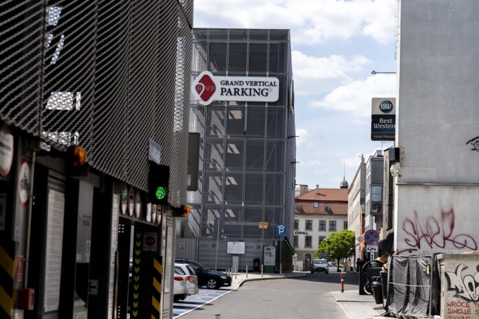 parkingtylnamariacka4