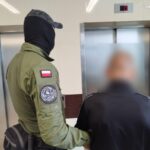Katowiccy policjanci zatrzymali 40-latka poszukiwanego za rozbój. Ukrywał się, bo nie chciał do więzienia