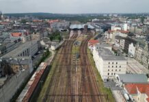 Śląskie tory z opóźnieniem. PKP zrywa kontrakty po wykryciu błędów Dworzec kolejowy w Katowicach / fot. PKP PLK