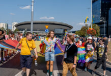 Marsz Równości przeszedł ulicami Katowic. Przy Miasteczku Równości odmawiali różaniec (zdjęcia)