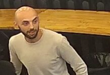 Na ul. Mariackiej wybił szybę w lokalu i groził mężczyźnie śmiercią. Szuka go teraz policja