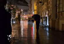 Streetworkerzy wyszli na ulice Katowic. Pomagają bezdomnym. Opatrzą rany, zmierzą ciśnienie czy poziom cukru