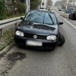 Kierowca zasłabł na ulicy Bytkowskiej i uszkodził samochód. Inni go omijali, pomógł mu policjant