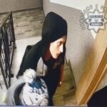 Policja szuka mężczyzny, po kradzieży na klatce schodowej w Katowicach
