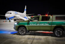 Katowice Airport: Włoch zaatakował Polaka w samolocie. Później na lotnisku zaczął dusić Kolumbijczyka