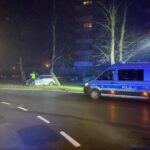 Pijani kierowcy i niebezpieczne zdarzenia w Katowicach. Jeden samochód uderzył w drzewo, inny w ścianę budynku
