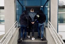 29-latek z Katowic groził bronią palną i nożem swoim wrogom w internecie. Kibol jest już w rękach policji