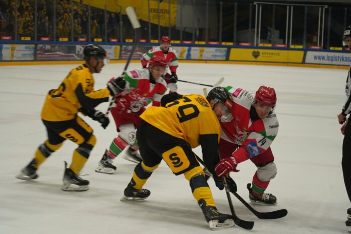 473099048_1124500428703641_6685463861822035115_n Zawodnicy GieKsy i Zagłębia walczą o krążek