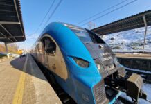 Pociąg uszkodził sobie zawieszenie na stacji Katowice-Brynów. Jeden tor obecnie jest wyłączony