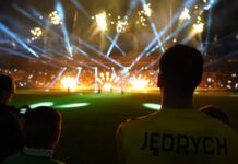 Wypadek na otwarciu Areny Katowice. Kibic spadł z wysokości