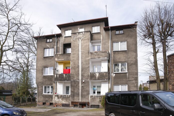 Podwórze kamienicy przy ul. Piotrowickiej_fot. KAW