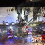 Wielki pożar hali w Sosnowcu. Ewakuowano pracowników, pluton chemiczny sprawdzał skład atmosfery