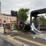 23-latka wjechała w przystanek. Prawdopodobnie zasłabła za kierownicą